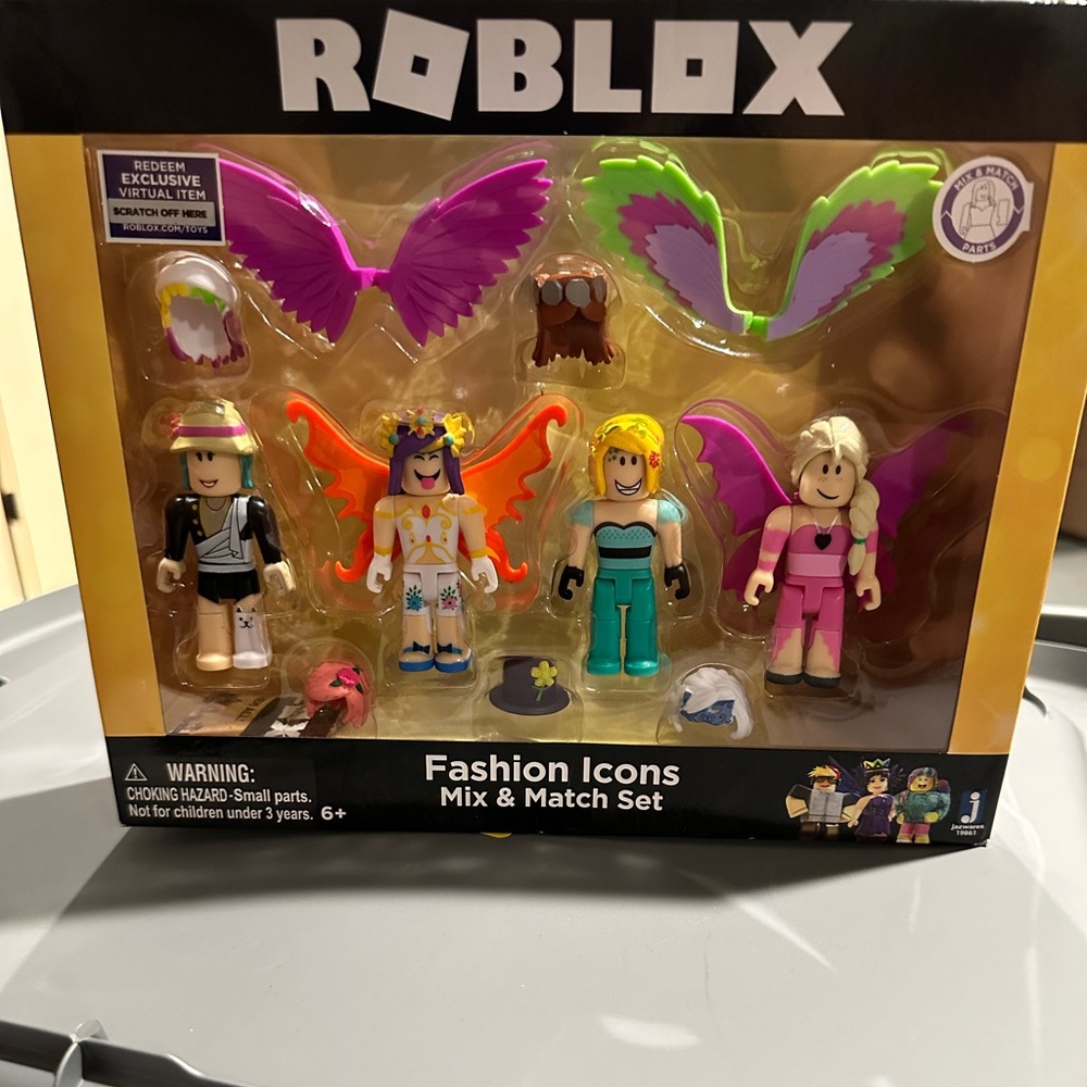 Roblox Celebrity Fashion Icons Mix & Match Set